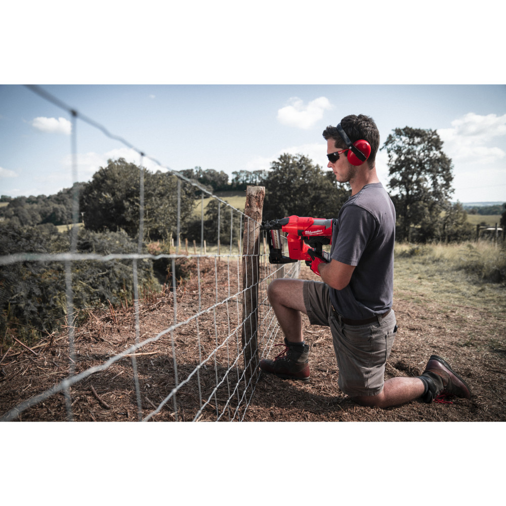 Zszywki ogrodzeniowe - Fencing staples 40mm HDG-P960